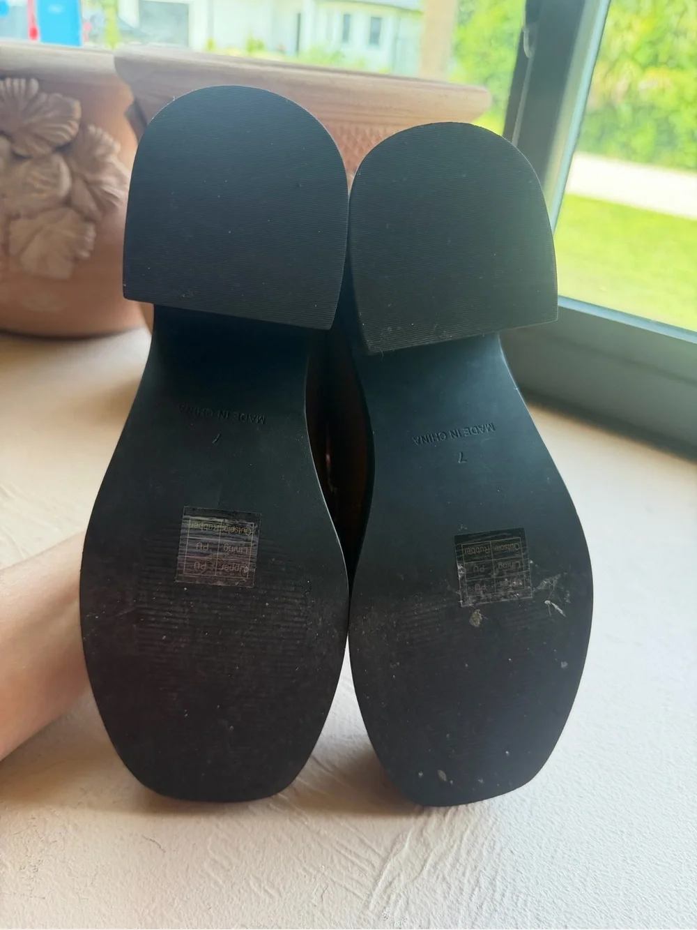 Princess Polly Penny Loafers in a brown patent finish high block heel Size 7
